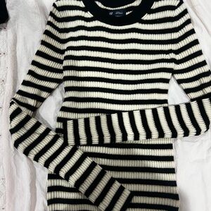 GAP Black and White Striped Women's Sweater